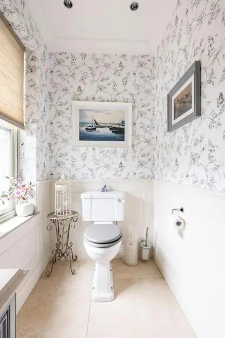 Fivestar Luxurious Home - Westport Quay 0*,