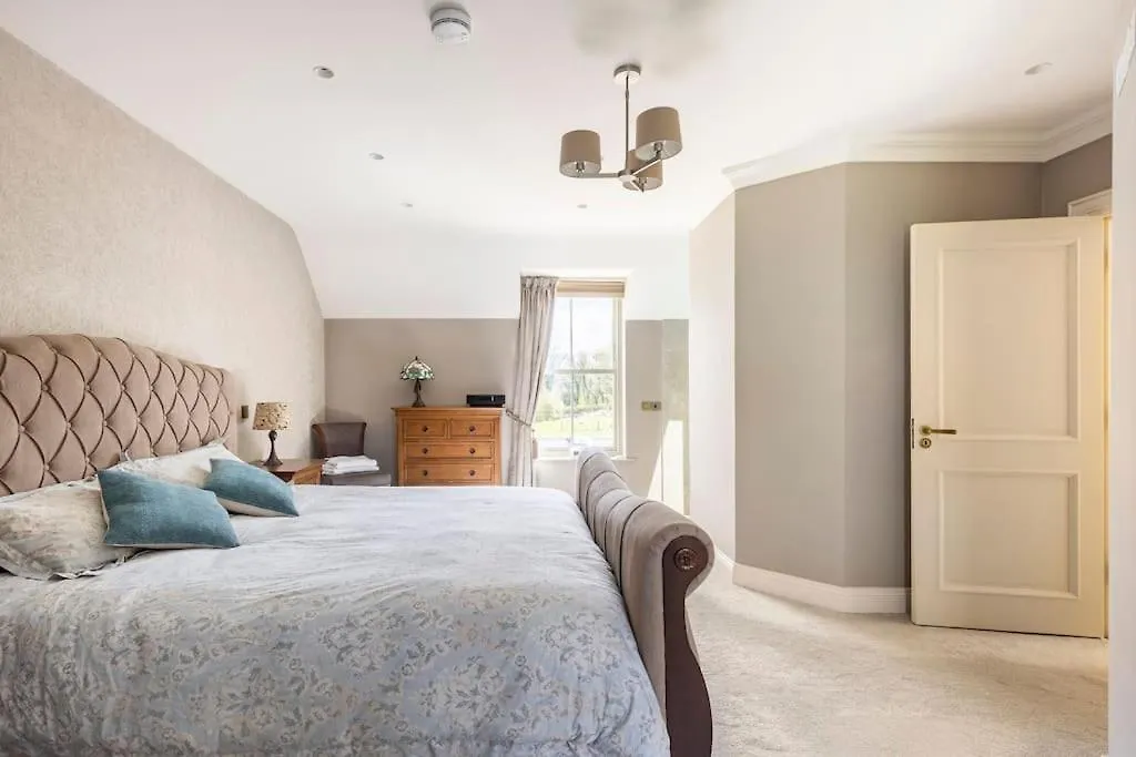 Fivestar Luxurious Home - Westport Quay